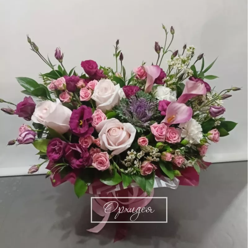 Цветы в коробке Самой романтичной!