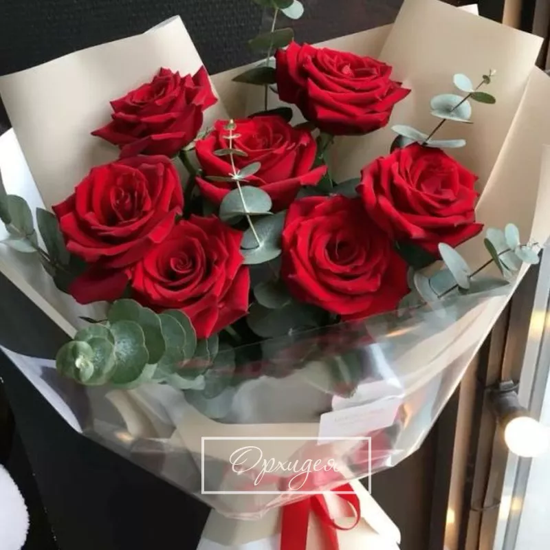 Монобукет &laquo;Монобукет из роз Обожаю!&raquo;