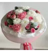 Сборный букет с хризантемой и кустовыми розами