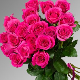 Букет розовых роз «Яркие розы для тебя!» от интернет-магазина «Орхидея» в Надыме