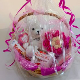 Подарочный набор в корзине от интернет-магазина «Орхидея» в Надыме