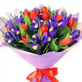 Букет тюльпаны и ирисы от интернет-магазина «Орхидея» в Надыме