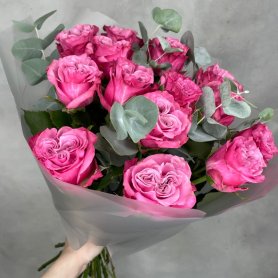 Монобукет роз Пусть жизнь будет яркой! от интернет-магазина «Орхидея» в Надыме