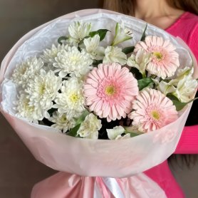 Сборный букет с герберами Нежное утро! от интернет-магазина «Орхидея» в Надыме