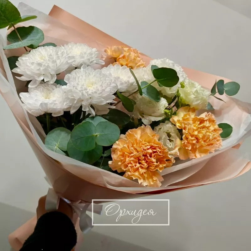 Сборный букет с диантусами