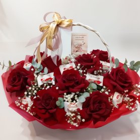 Корзина роз «Для самой любимой» от интернет-магазина «Орхидея» в Надыме