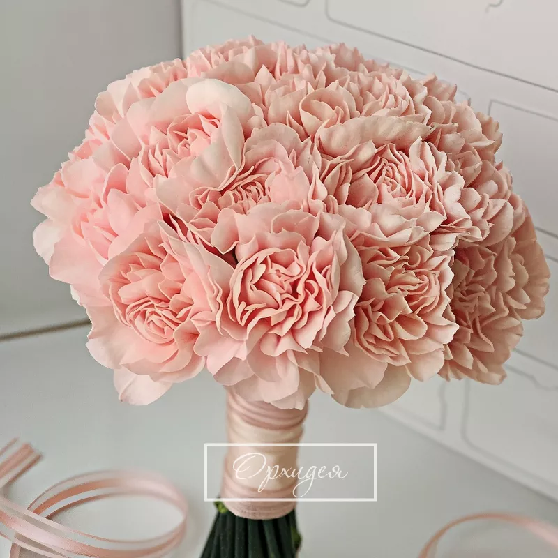 Свадебный букет из розовых диантусов