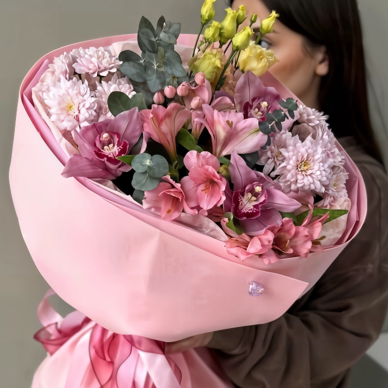 Сборный букет Восхищаюсь вами! от интернет-магазина «Орхидея» в Надыме