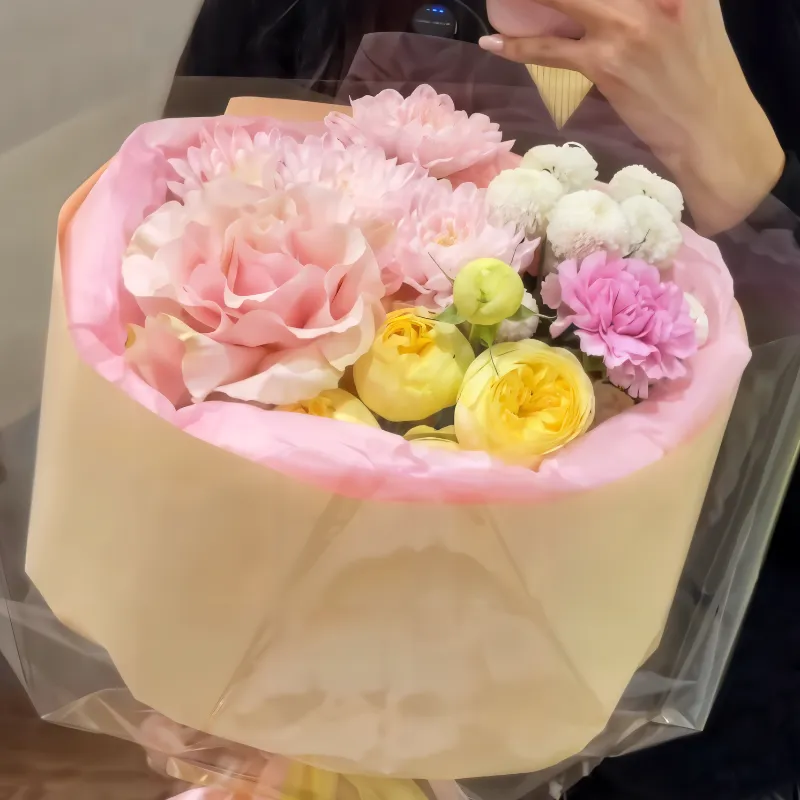 Сборный букет Желаю Радости и счастья! от интернет-магазина «Орхидея» в Надыме