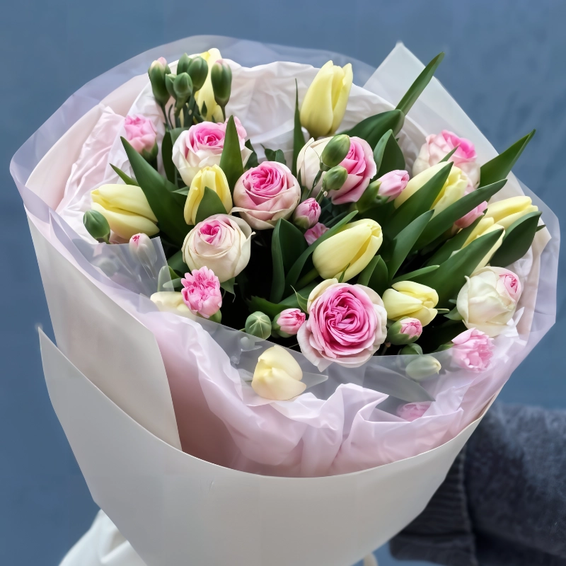 Сборный букет с тюльпанами Солнышко